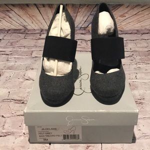 Jessica Simpson Delanie pumps w/wide elastic strap